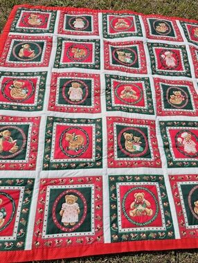 Christmas Teddy Bear Quilt Baby Id Red Green White Handmade Machine Quilted Flaw